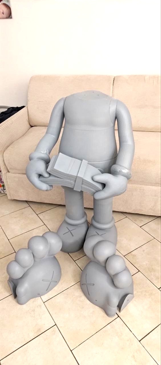 Kaws 1m40